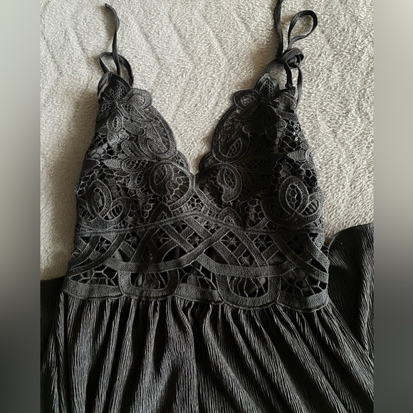 Miss Selfridge lace tie strap maxi dress in black - Picture 2 of 7